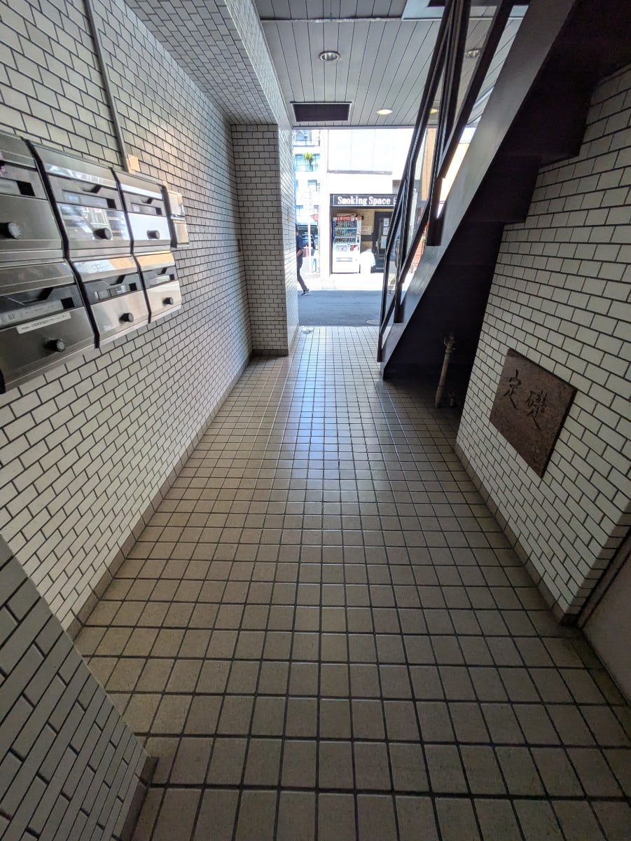 v20251010150708/fresh/building/J00100381754_9