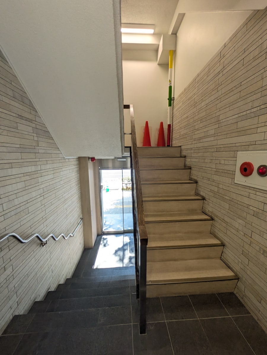 v20251010150708/fresh/building/J00100384584_15