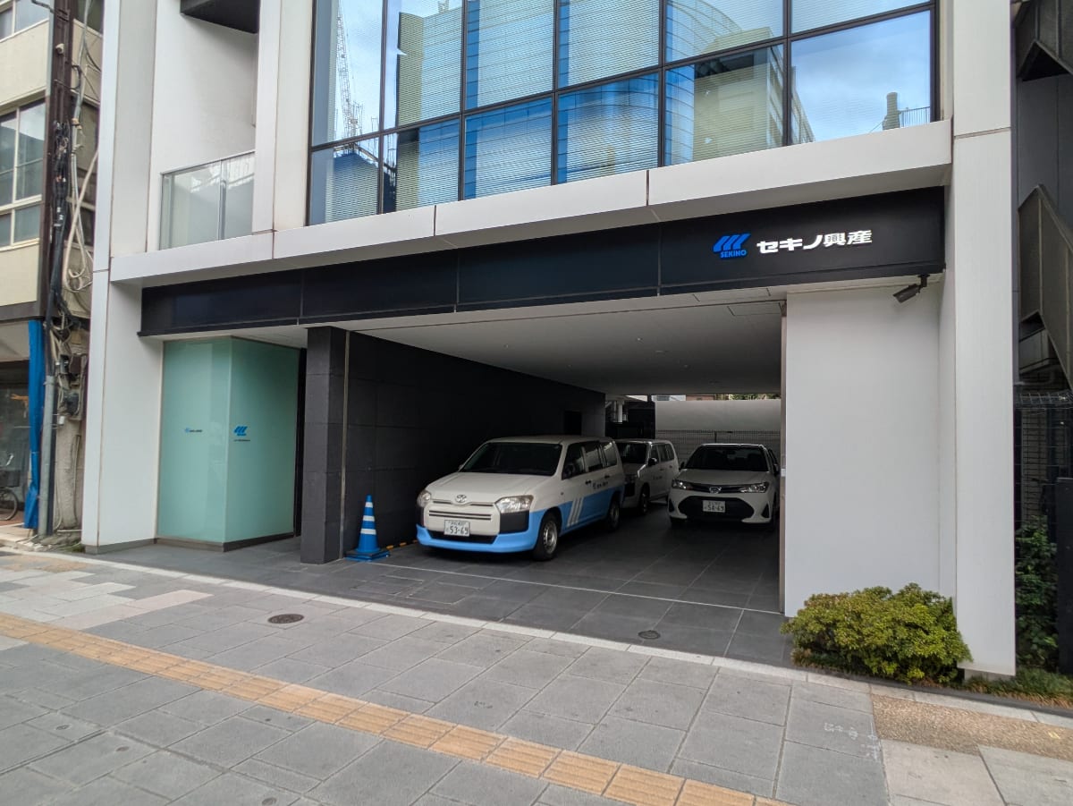 v20251010150708/fresh/building/J00100389695_14