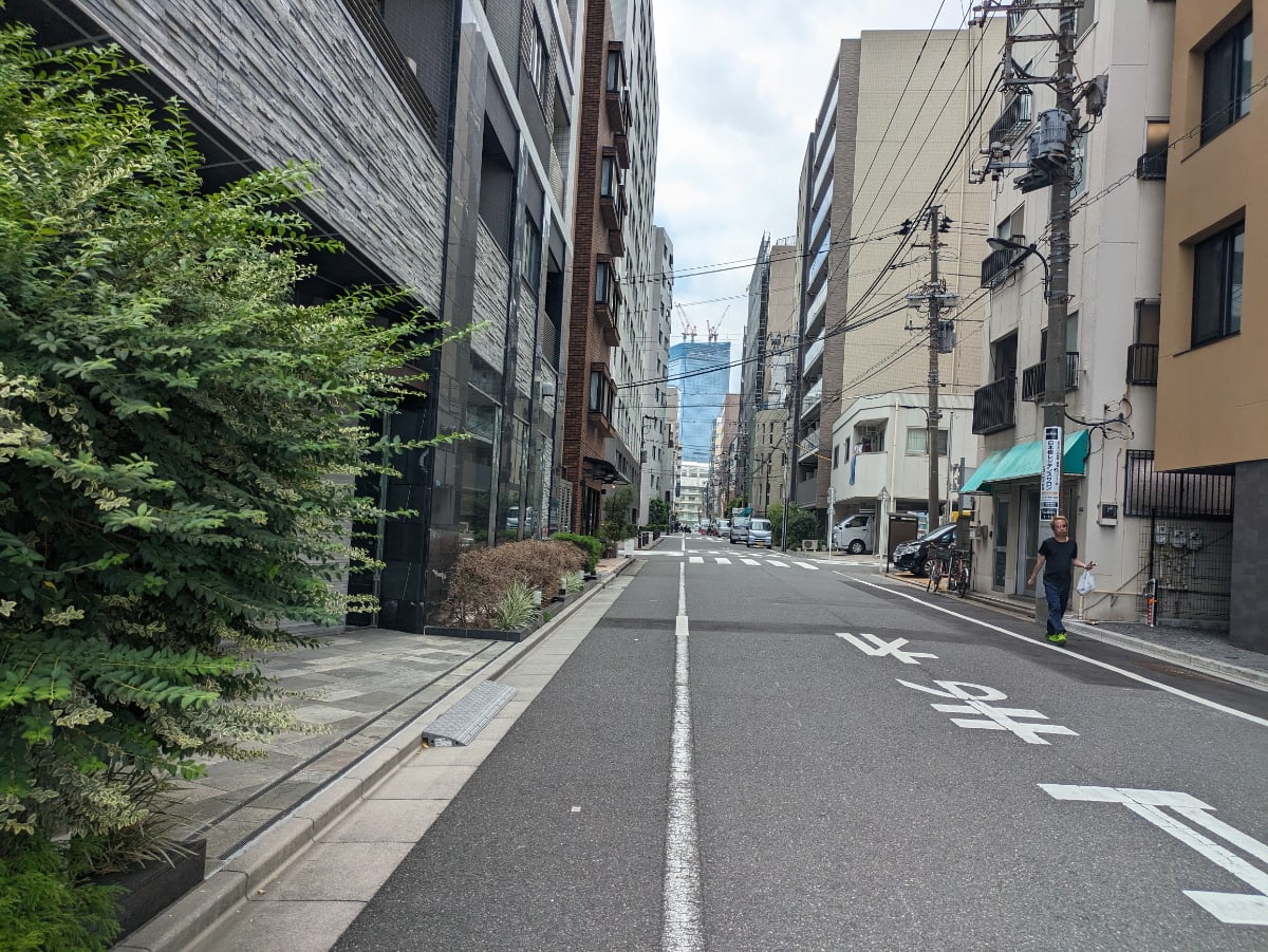v20251010150708/fresh/building/J00100395898_12