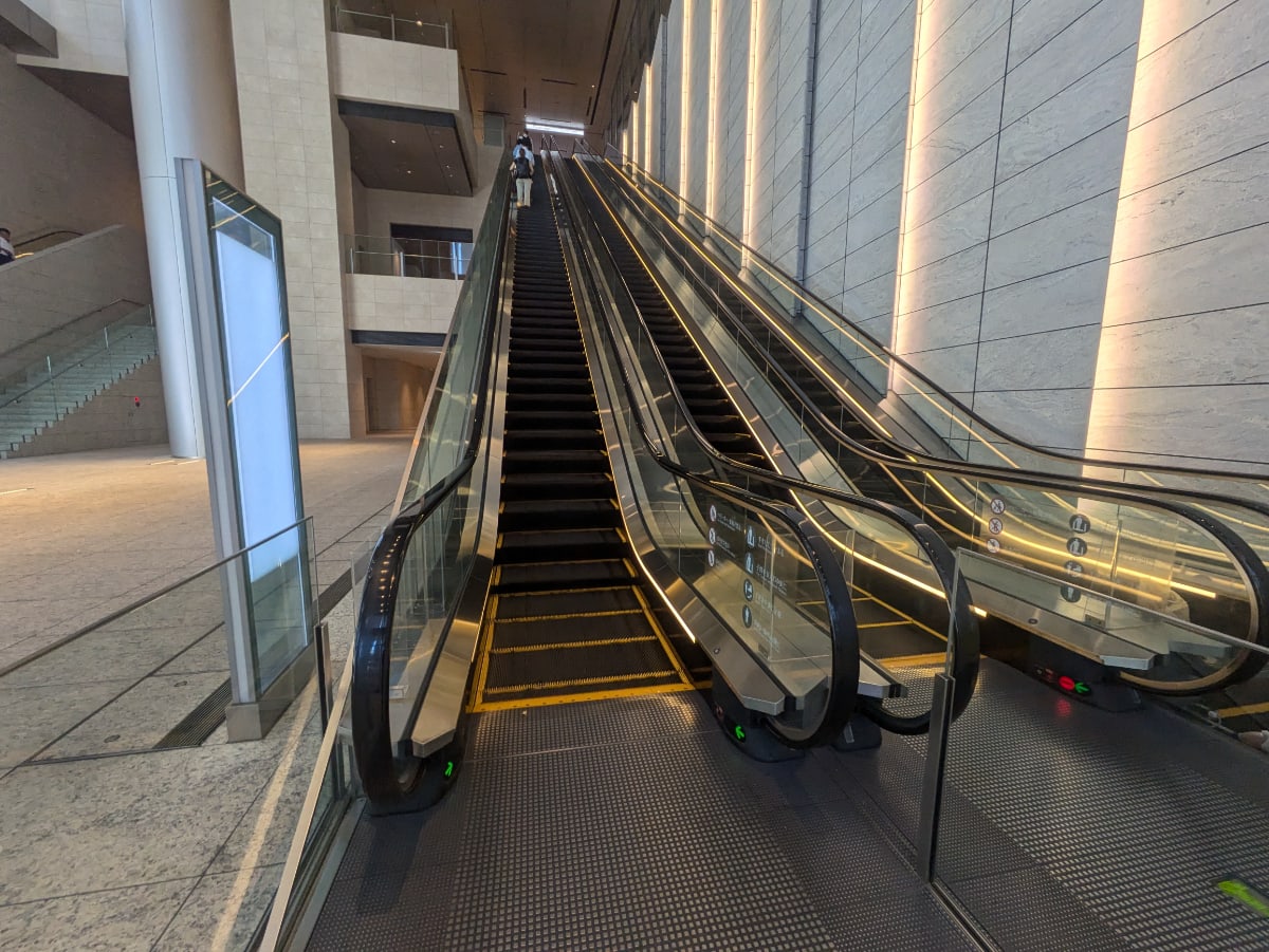 v20251010150708/fresh/building/J00100468048_4