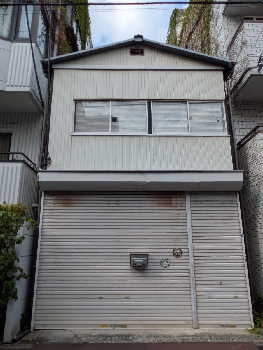 v20251010150708/fresh/building/J00100482319_1