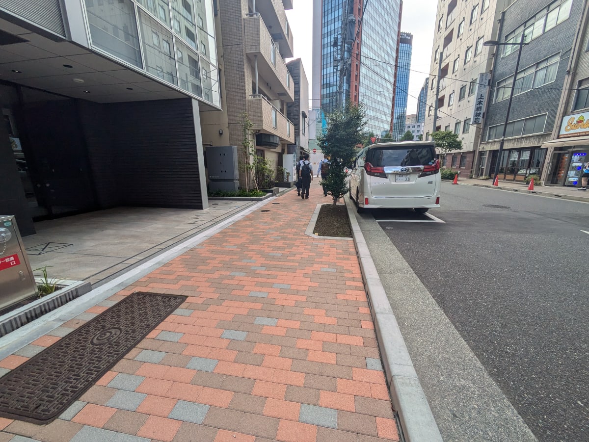 v20251010150708/fresh/building/J00100608993_2