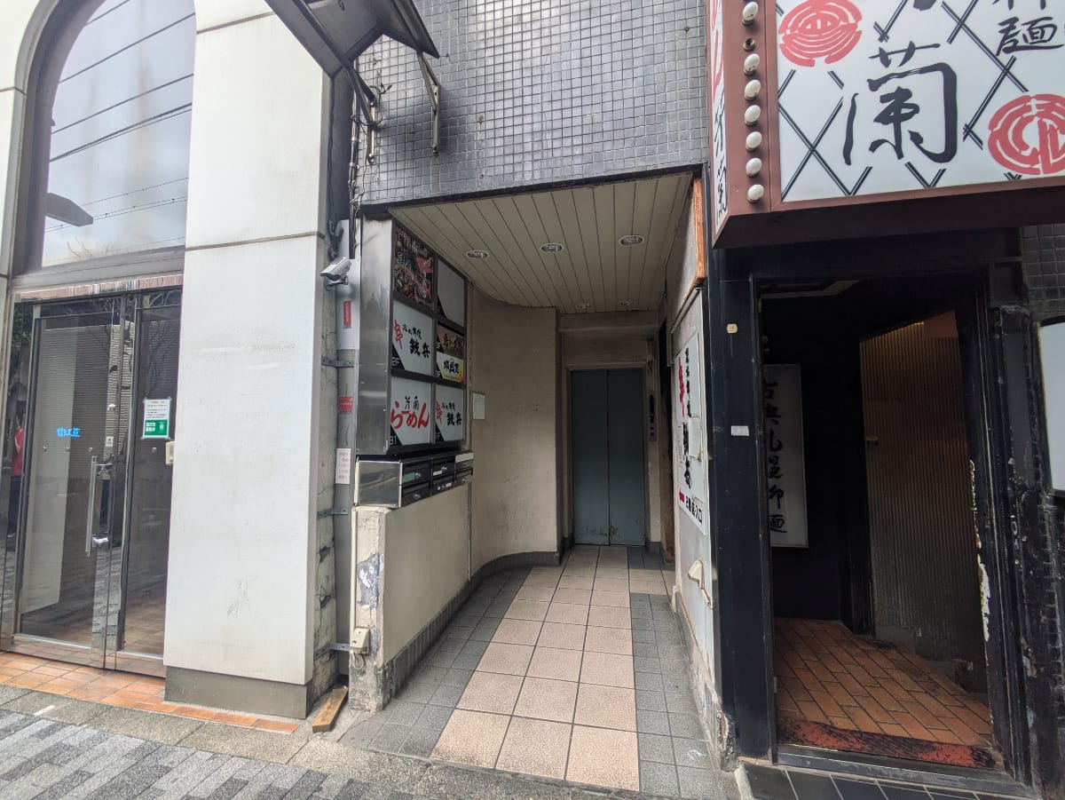 v20251011150701/fresh/building/J00100372290_3
