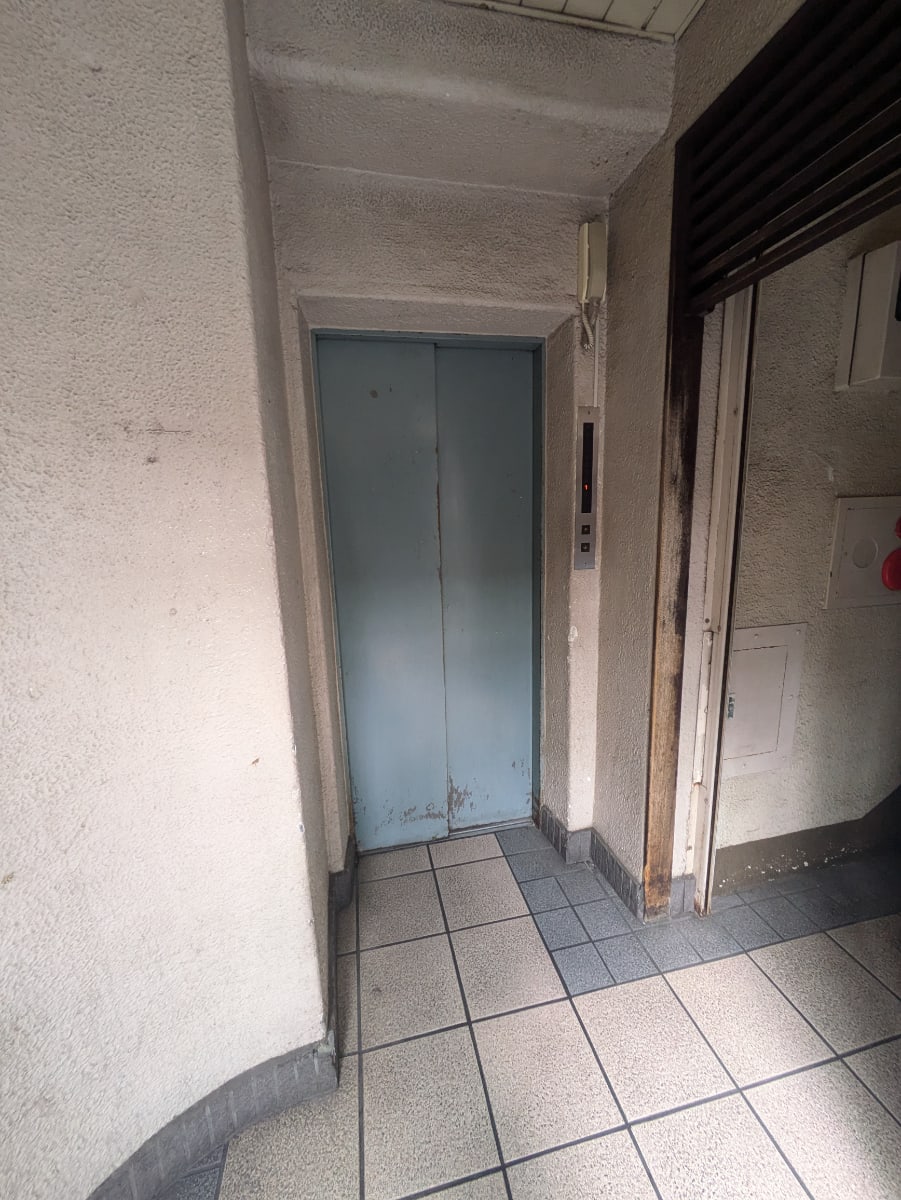 v20251011150701/fresh/building/J00100372290_4