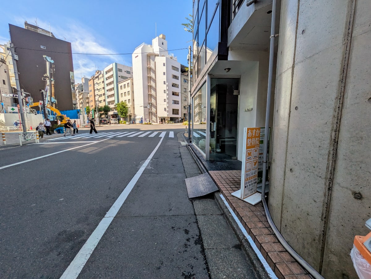 v20251011150701/fresh/building/J00100381061_9