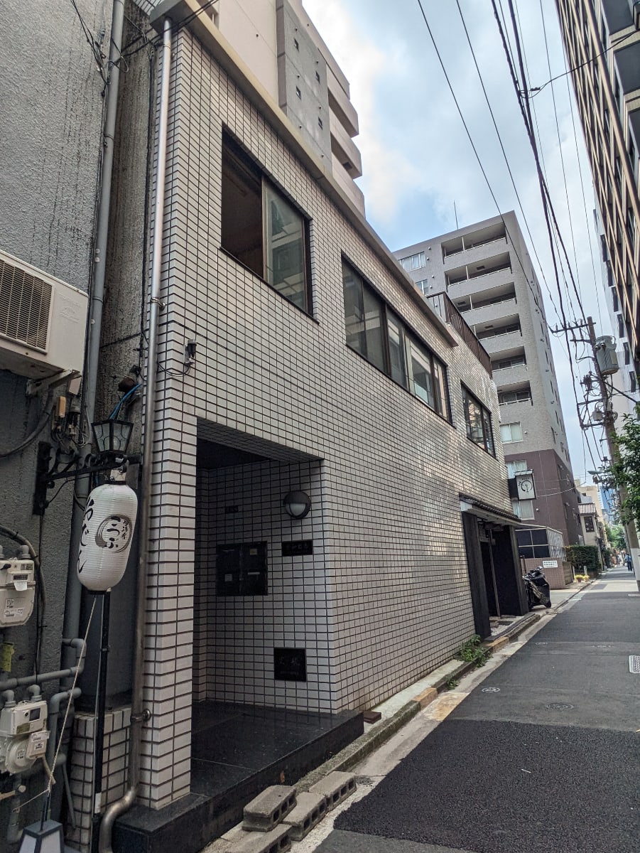 v20251011150701/fresh/building/J00100382176_9
