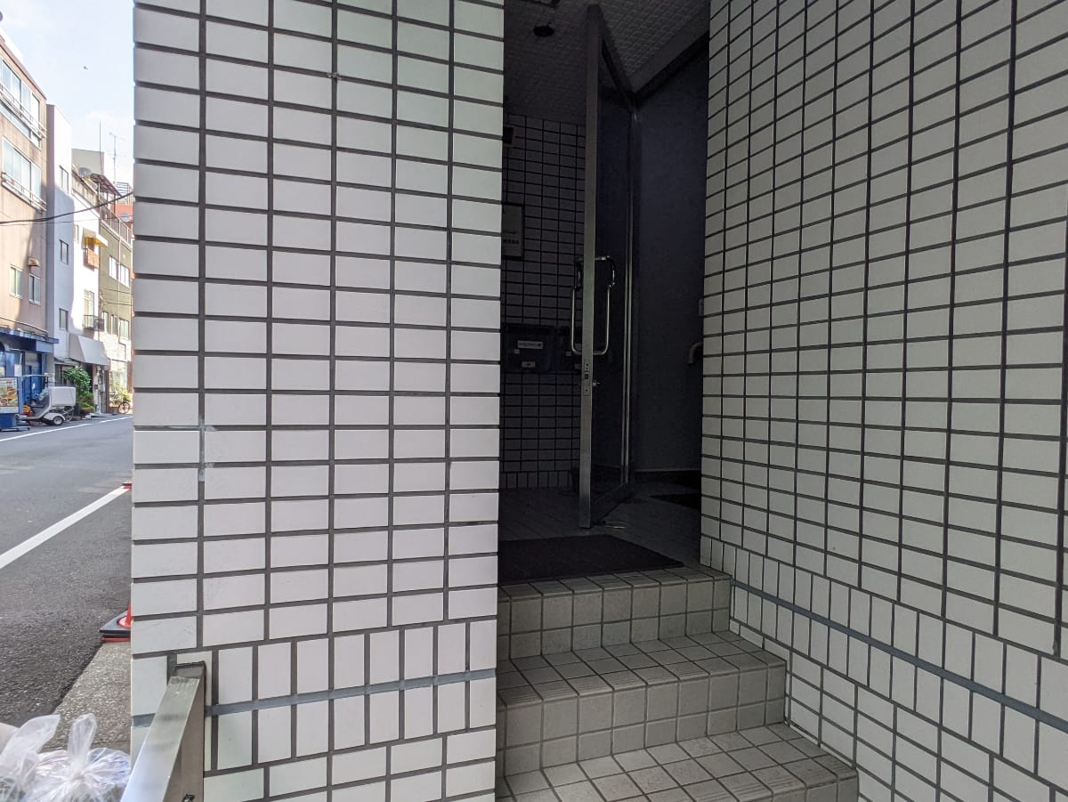 v20251011150701/fresh/building/J00100383356_3