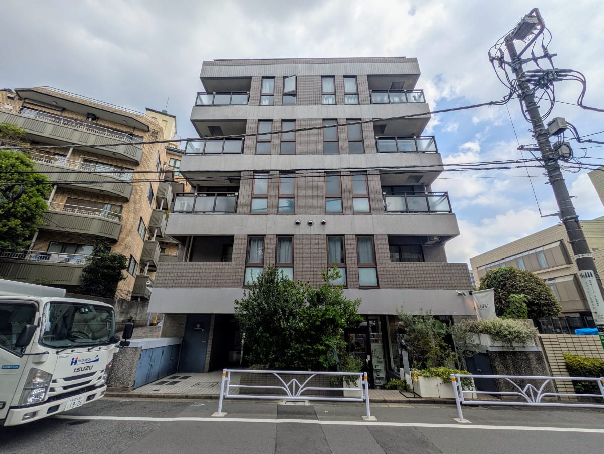 v20251011150701/fresh/building/J00100387817_1