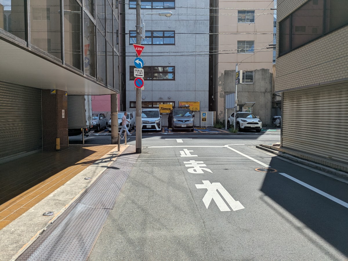 v20251011150701/fresh/building/J00100406313_2