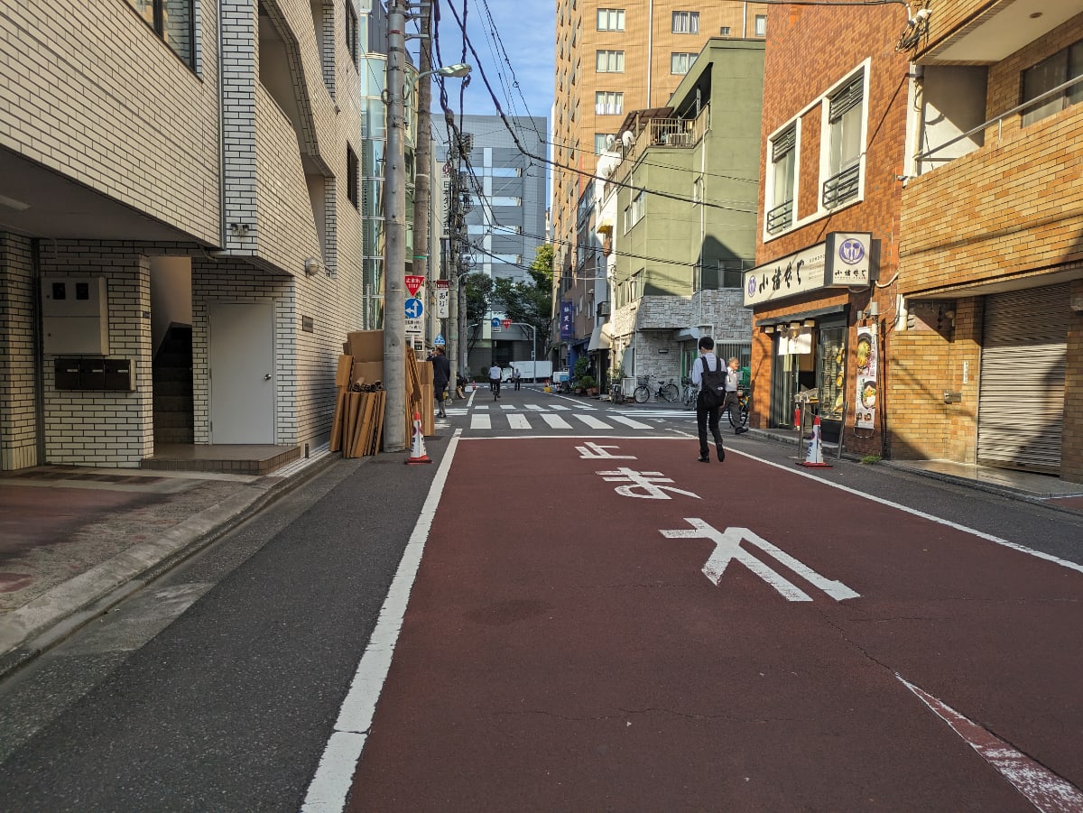 v20251011150701/fresh/building/J00100406849_2