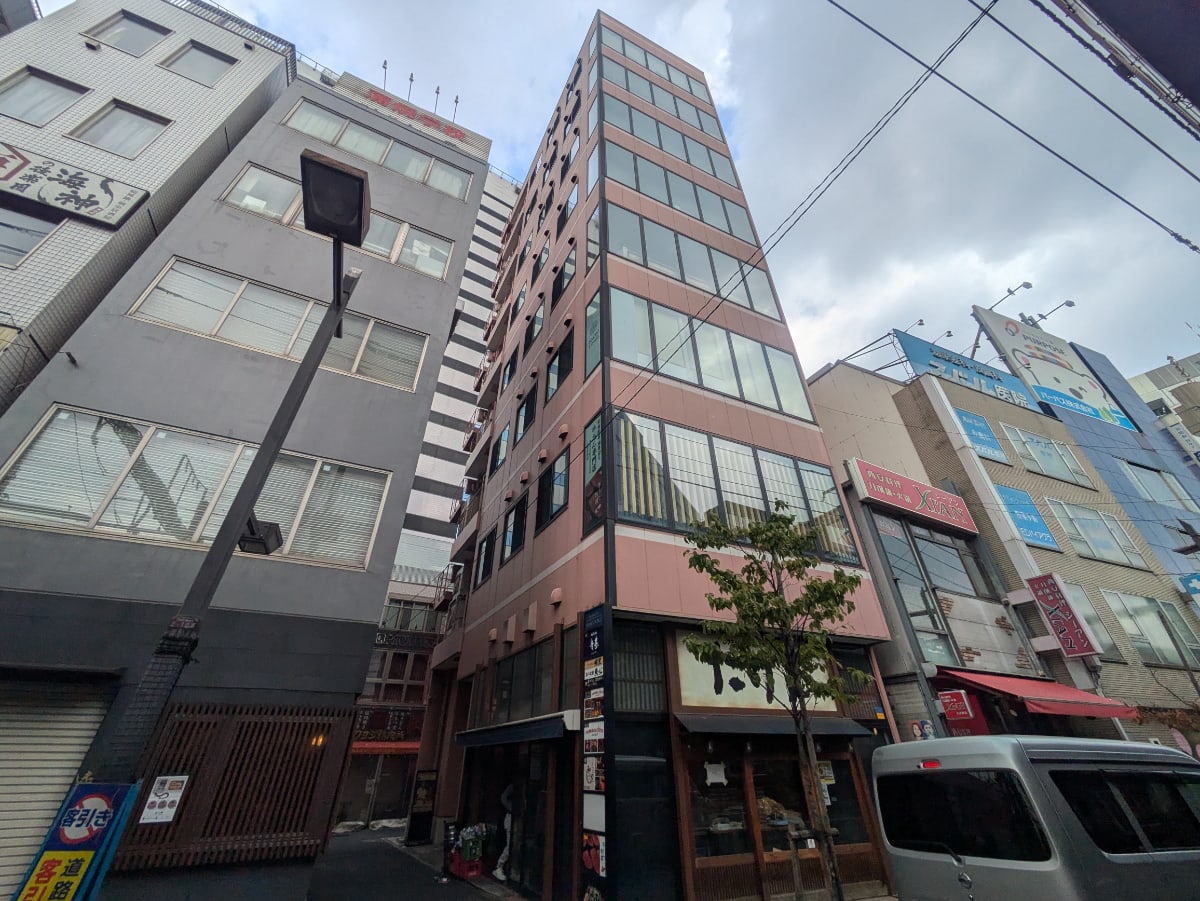 v20251011150701/fresh/building/J00100418990_5