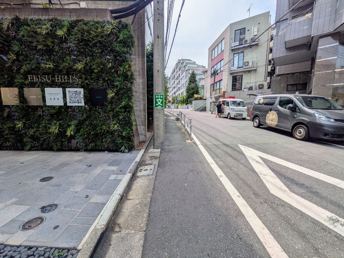 v20251011150701/fresh/building/J00100464383_2