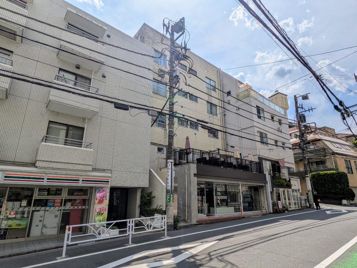 v20251011150701/fresh/building/J00100468362_8