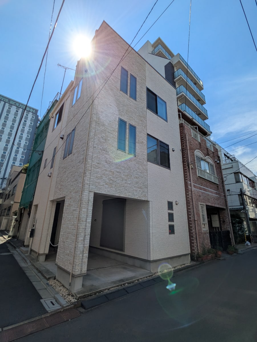v20251011150702/fresh/building/J00100358214_7