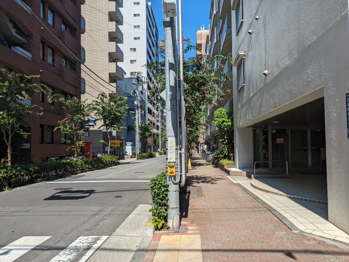 v20251011150702/fresh/building/J00100371322_2