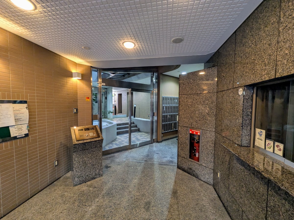 v20251011150702/fresh/building/J00100371627_12