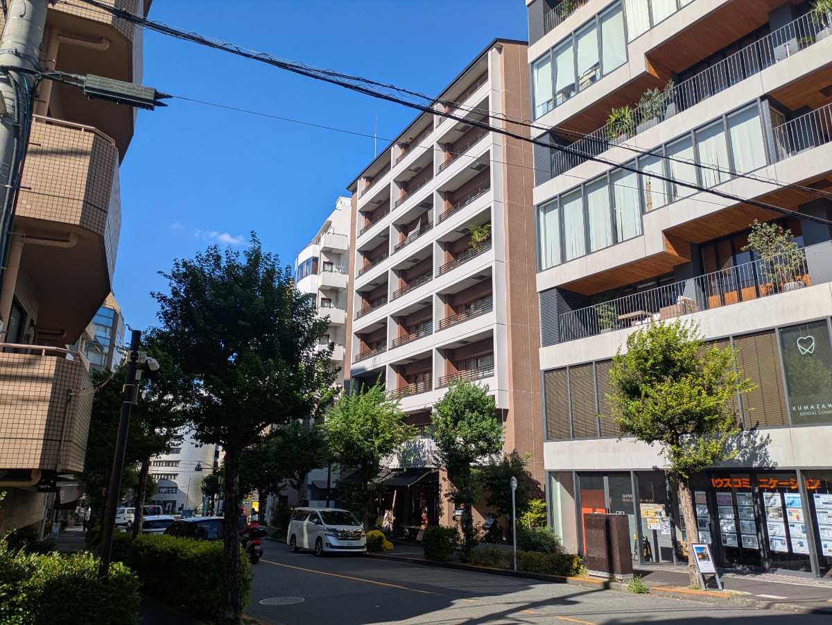 v20251011150702/fresh/building/J00100371627_8