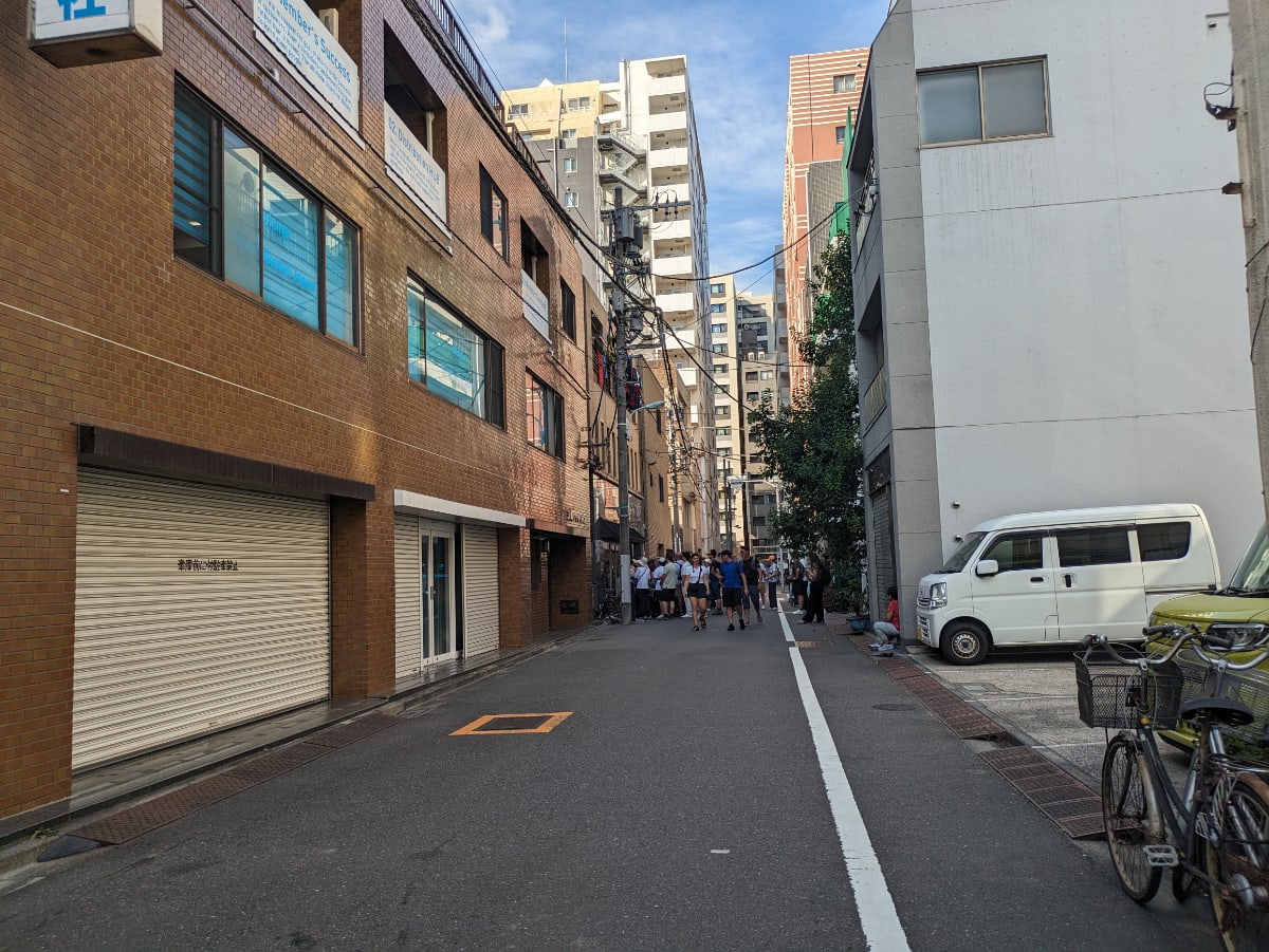 v20251011150702/fresh/building/J00100373258_7