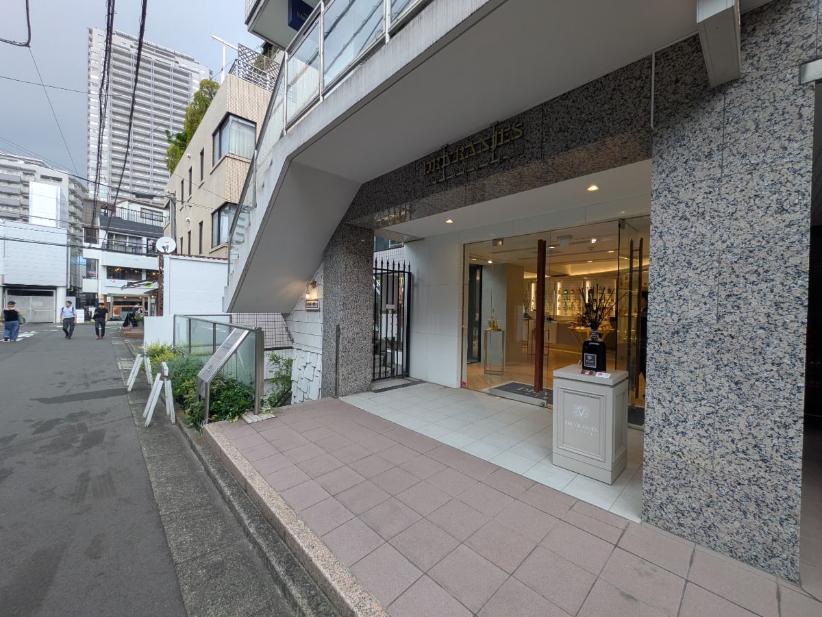 v20251011150702/fresh/building/J00100374881_10