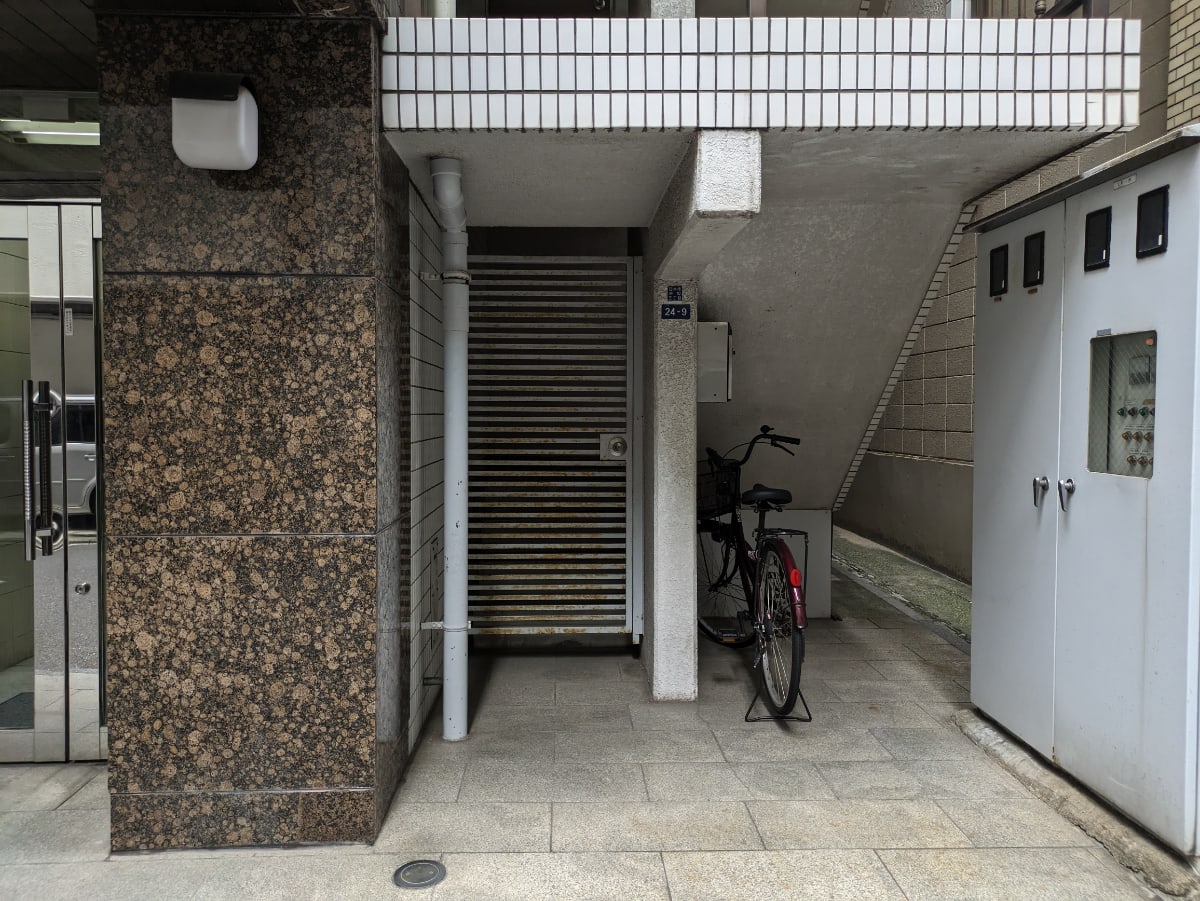 v20251011150702/fresh/building/J00100377650_9