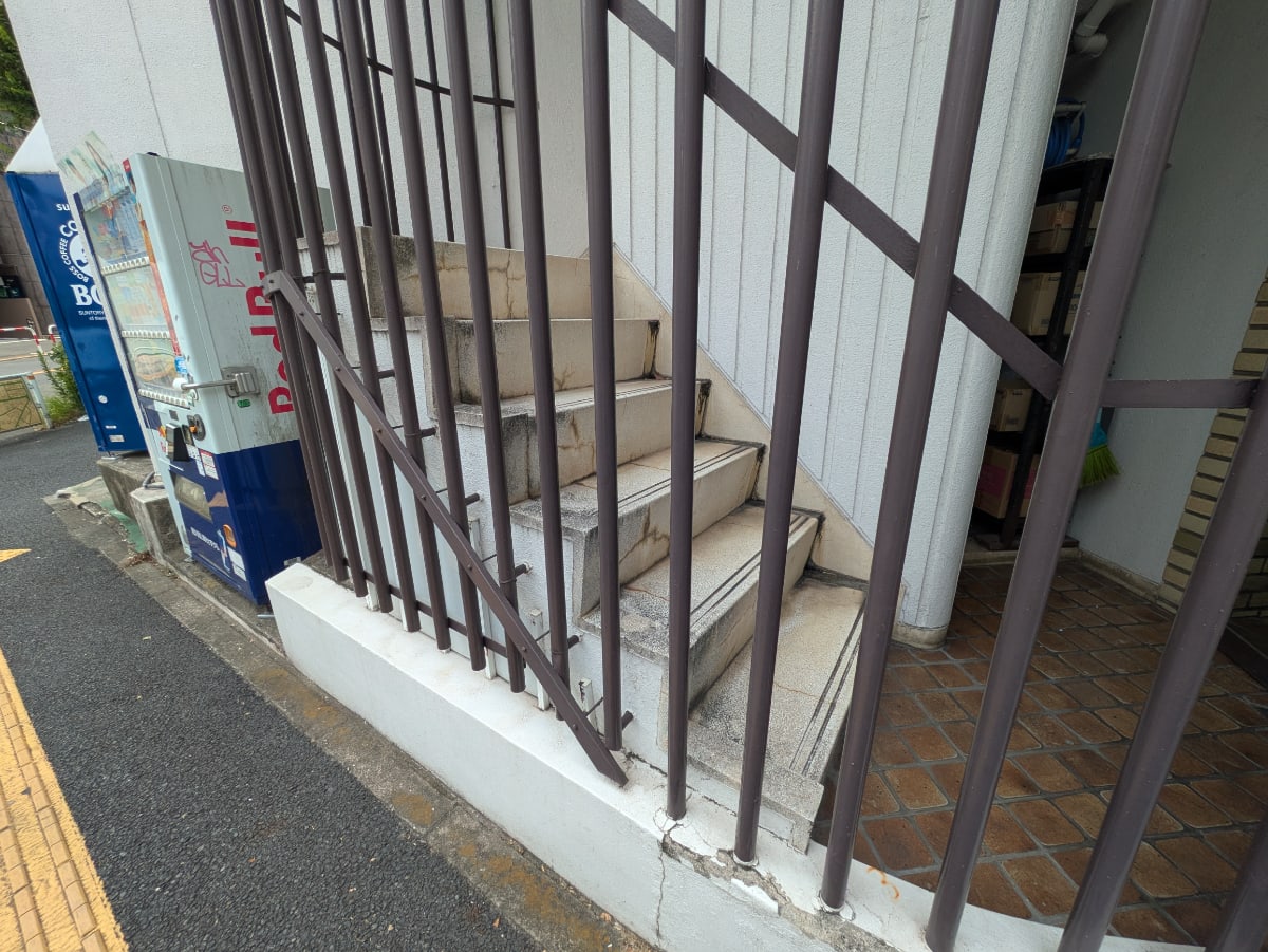 v20251011150702/fresh/building/J00100378206_8