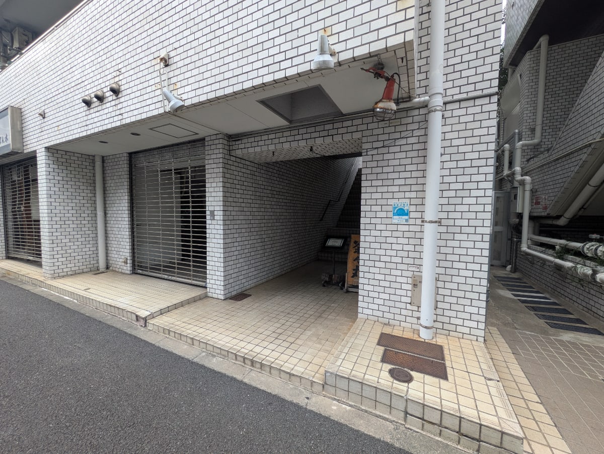 v20251011150702/fresh/building/J00100378875_11