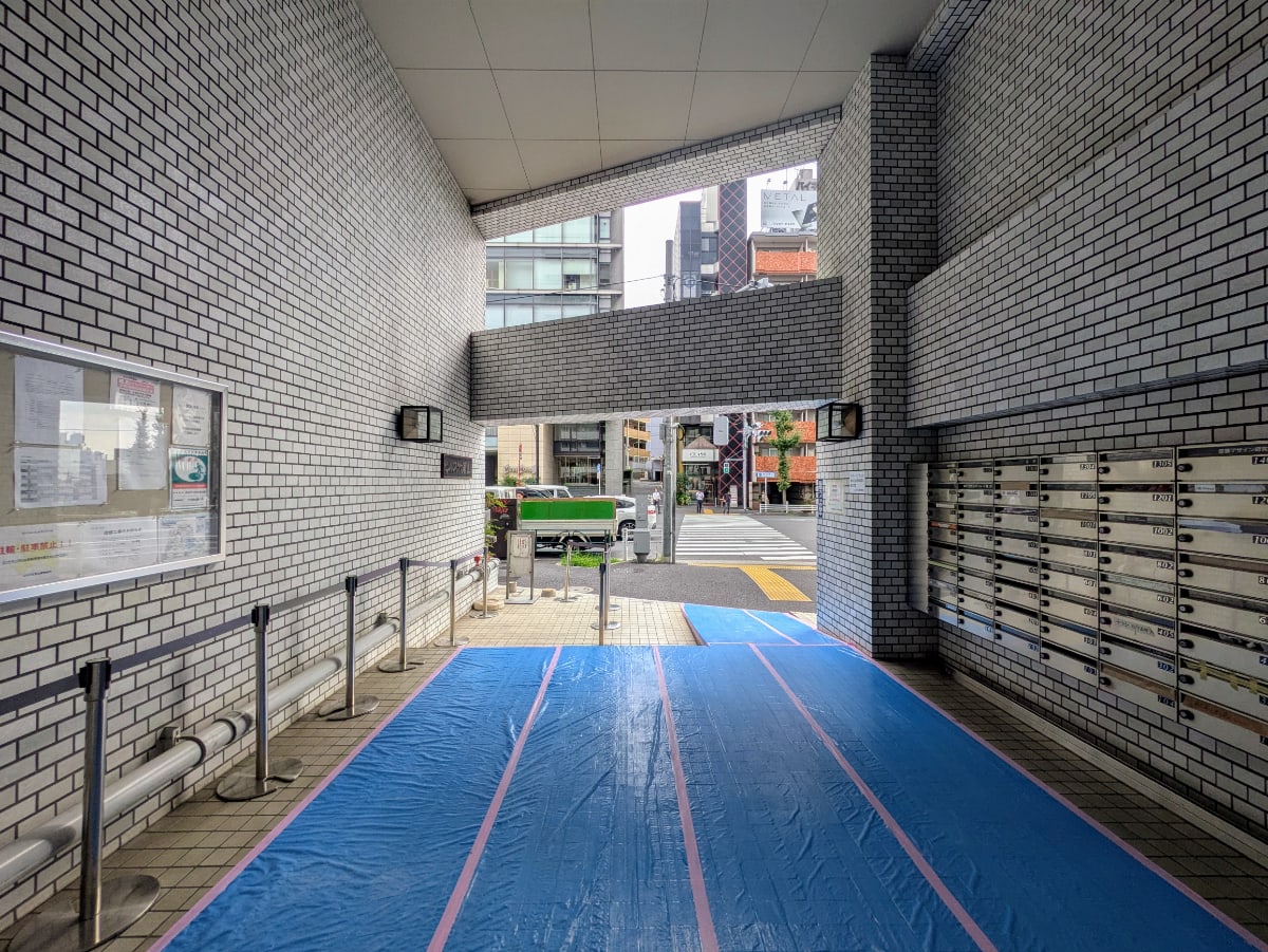 v20251011150702/fresh/building/J00100378875_15