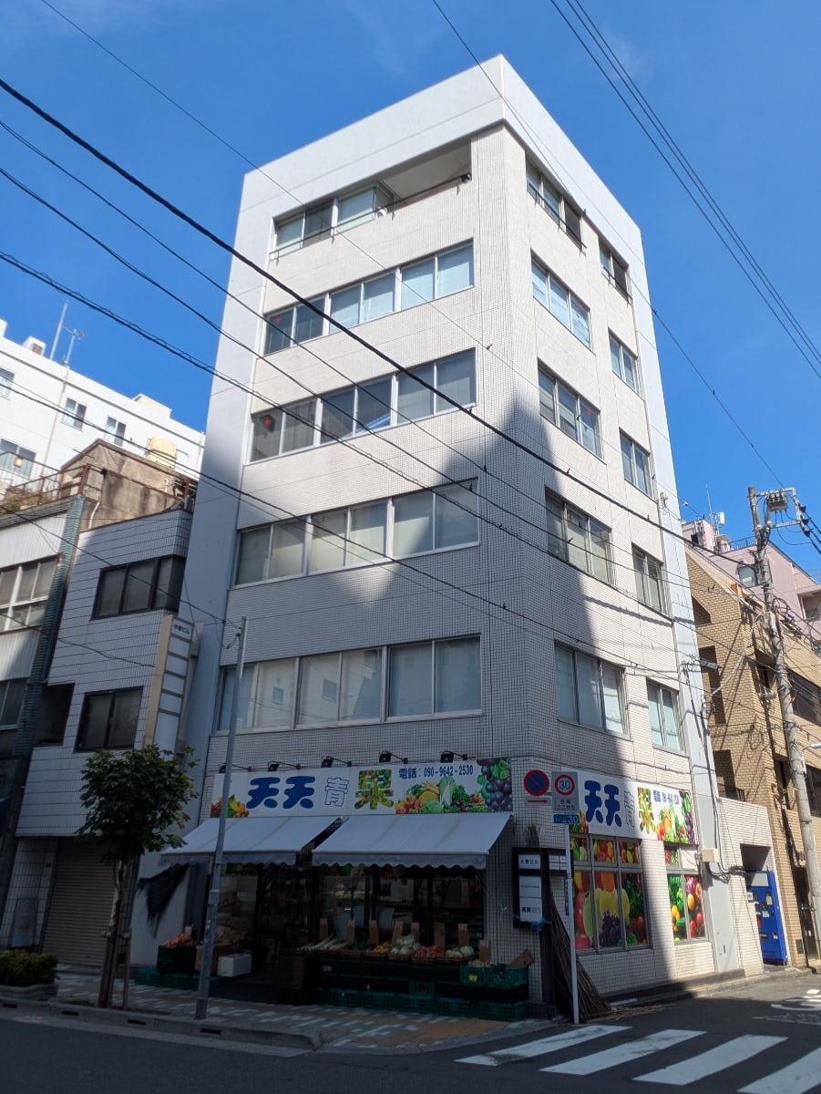 v20251011150702/fresh/building/J00100379216_8