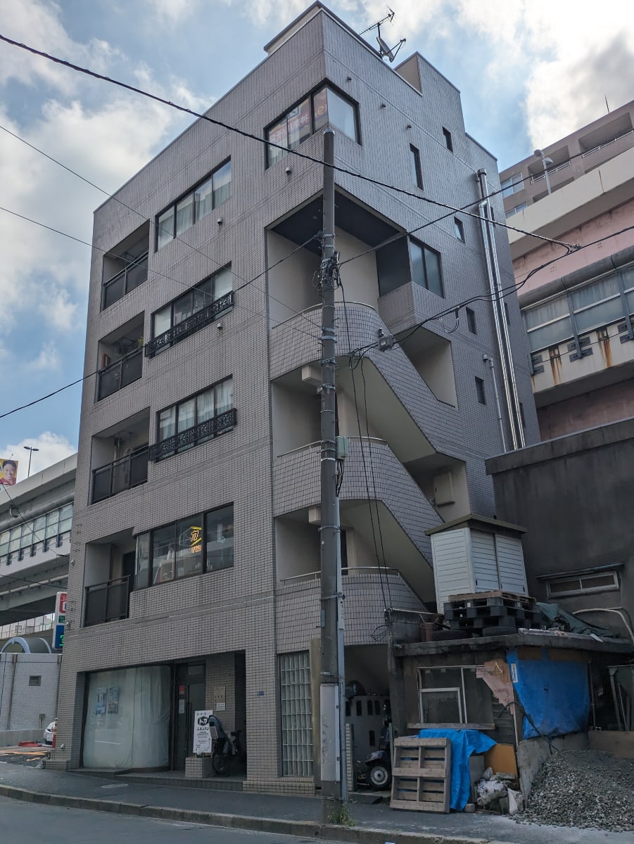 v20251011150702/fresh/building/J00100381965_5