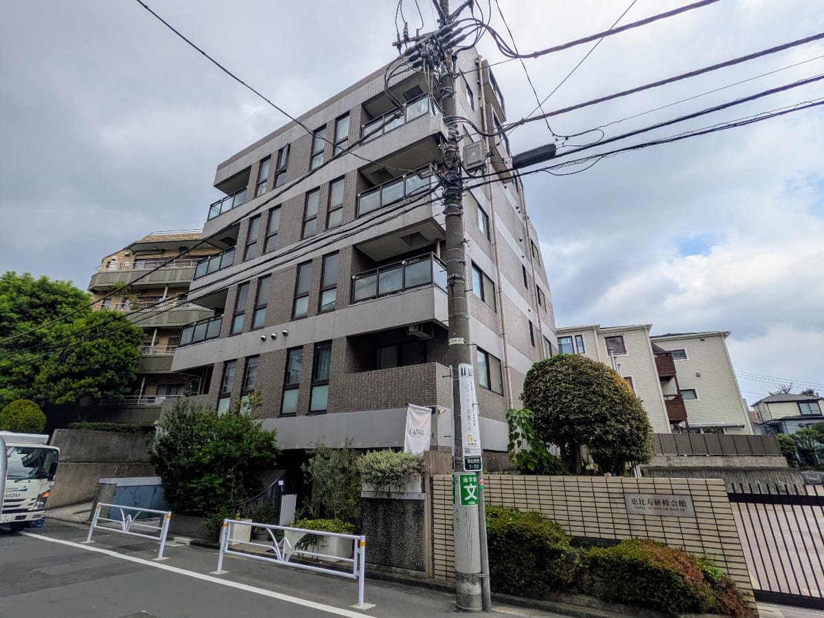 v20251011150702/fresh/building/J00100387817_6
