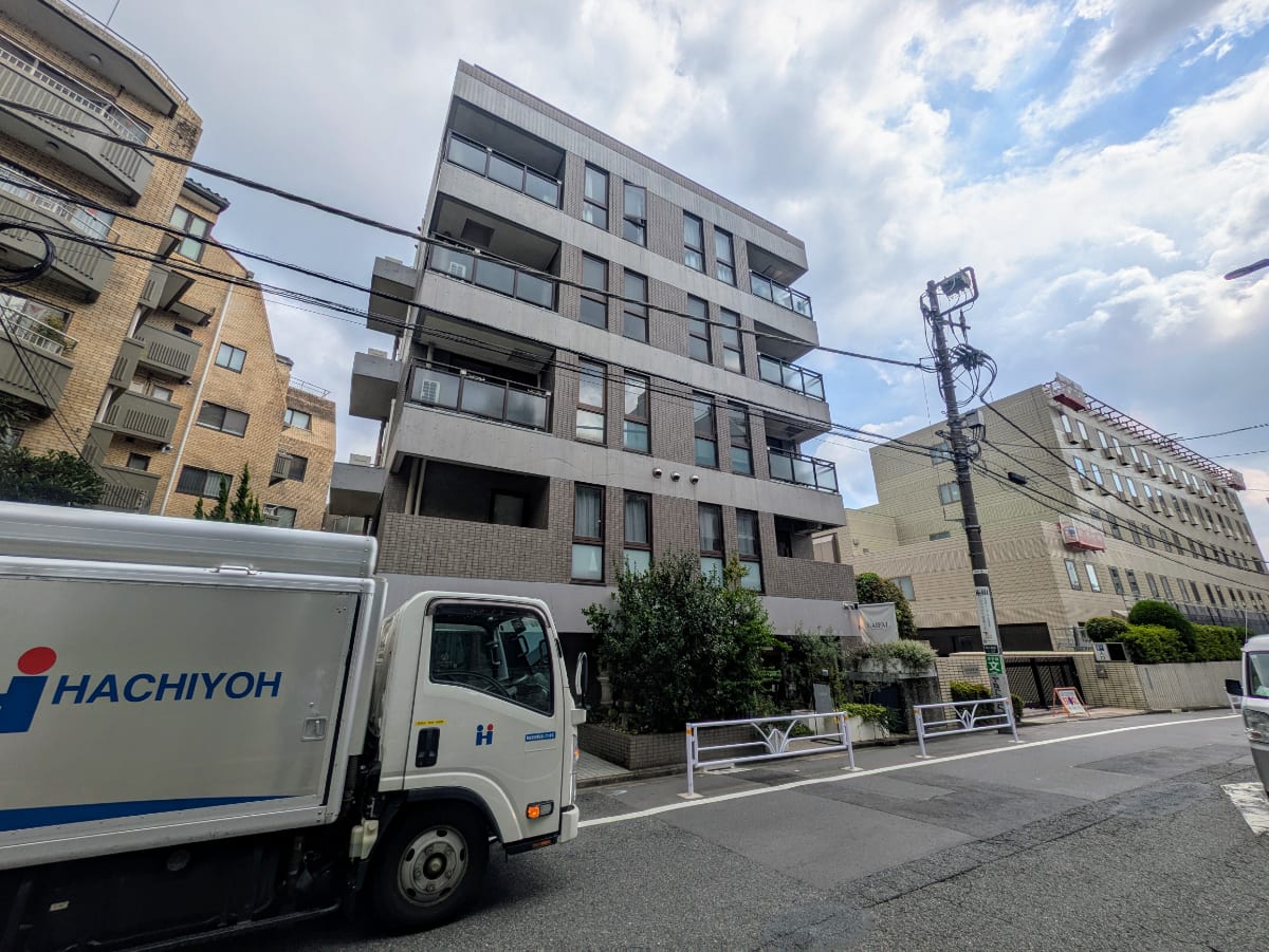 v20251011150702/fresh/building/J00100387817_7