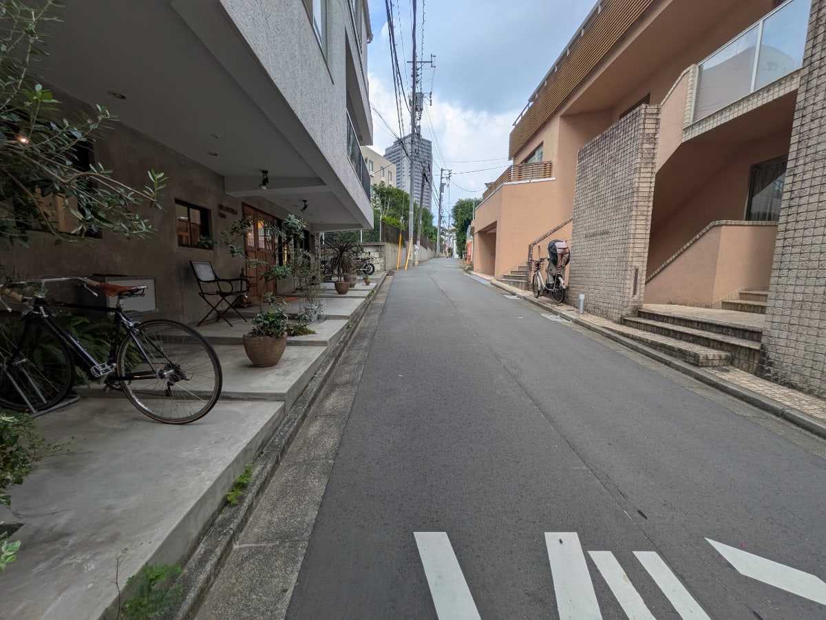 v20251011150702/fresh/building/J00100393518_13