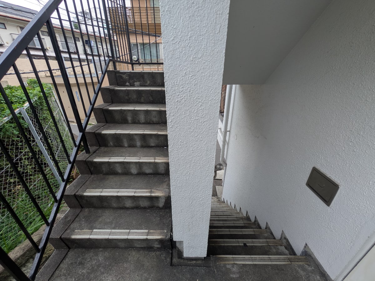 v20251011150702/fresh/building/J00100393518_4