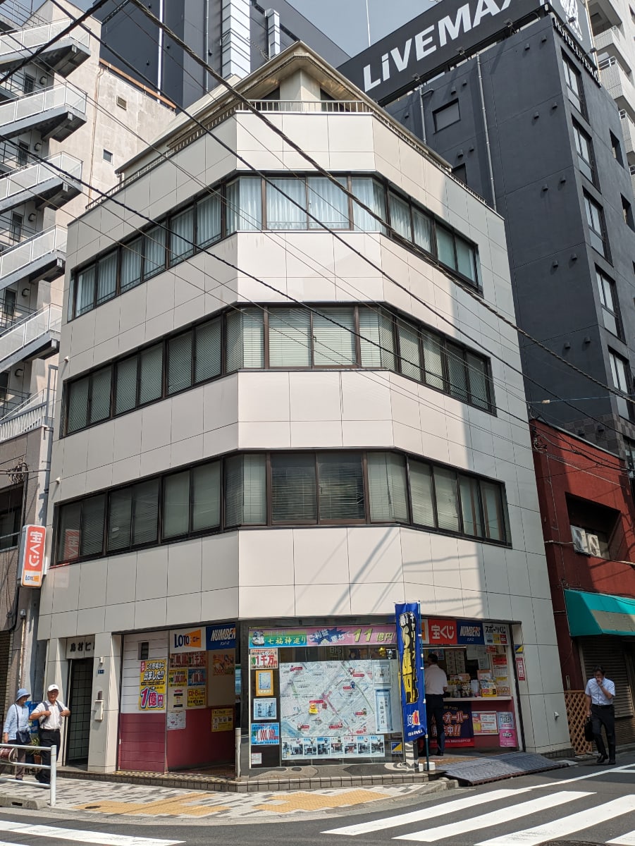 v20251011150702/fresh/building/J00100398035_1