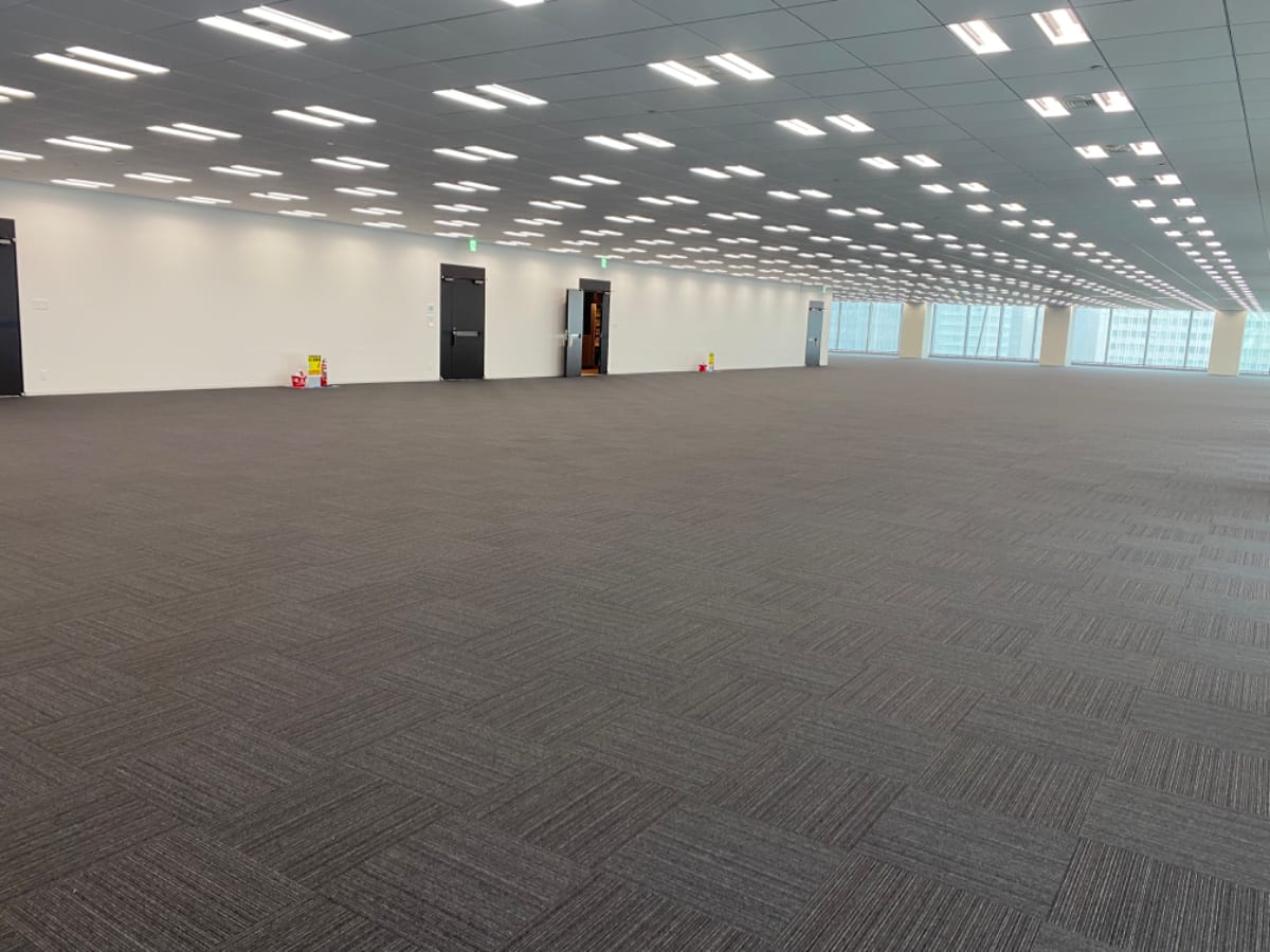 v20251011150702/fresh/building/J00100403744_13