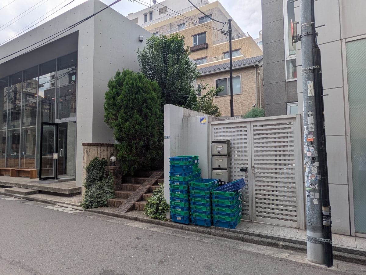 v20251011150702/fresh/building/J00100417625_19