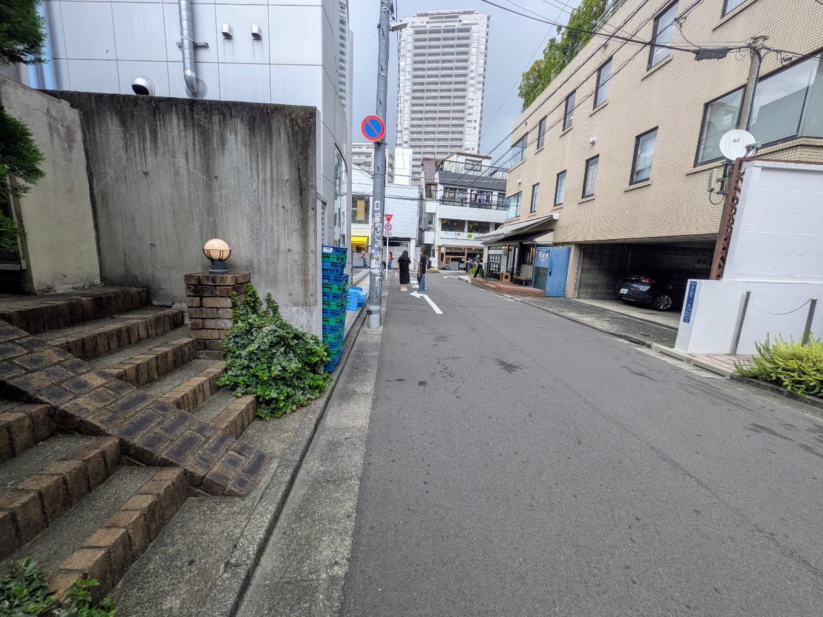 v20251011150702/fresh/building/J00100417625_26