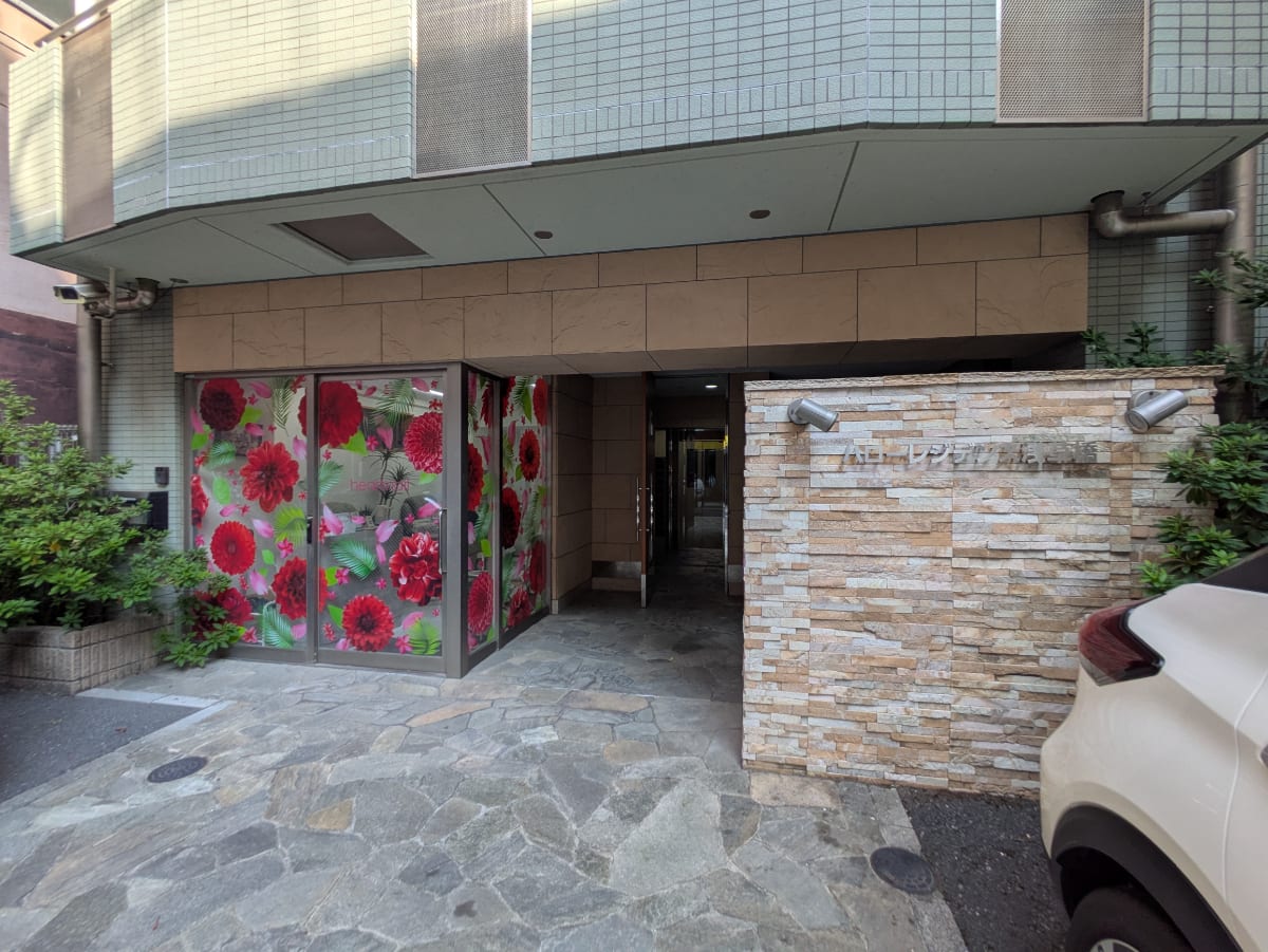 v20251011150702/fresh/building/J00100418376_9