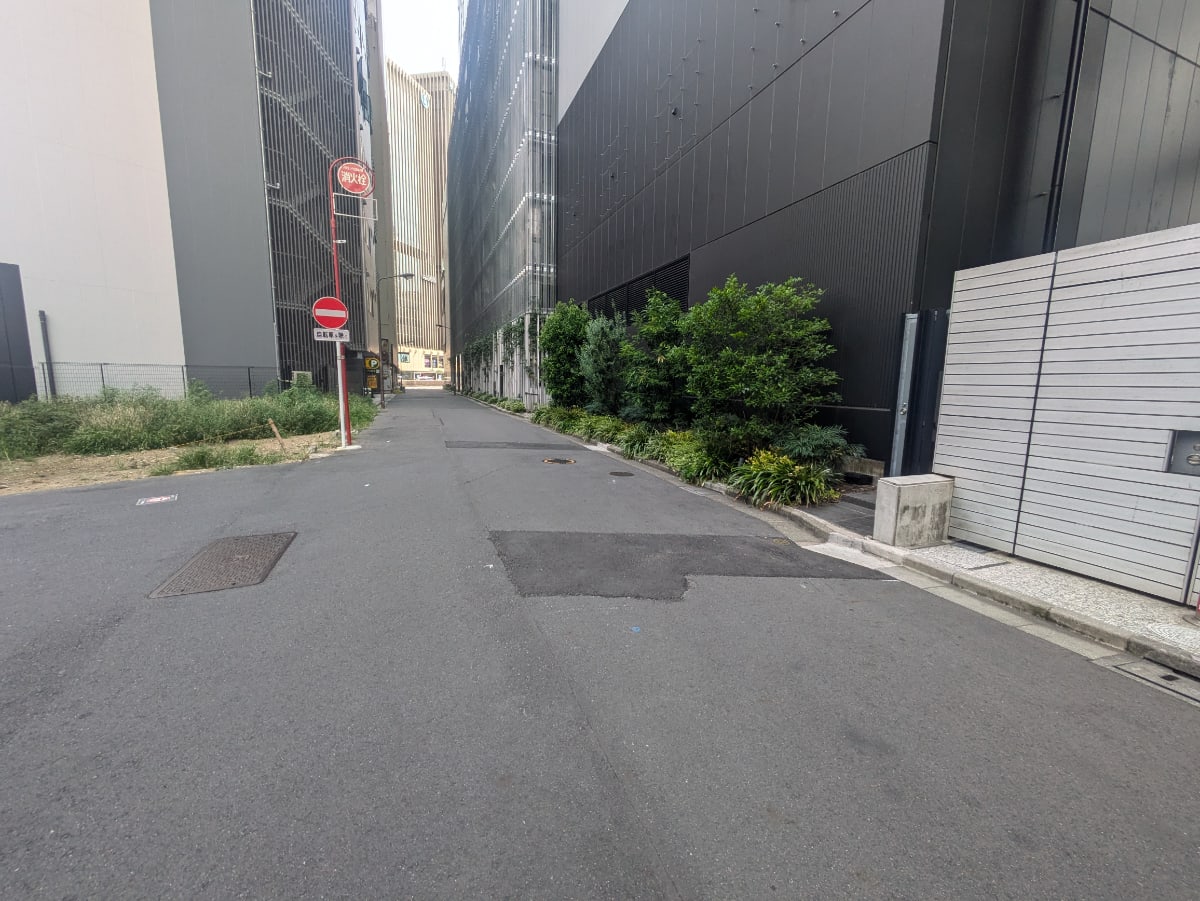 v20251011150702/fresh/building/J00100418423_19