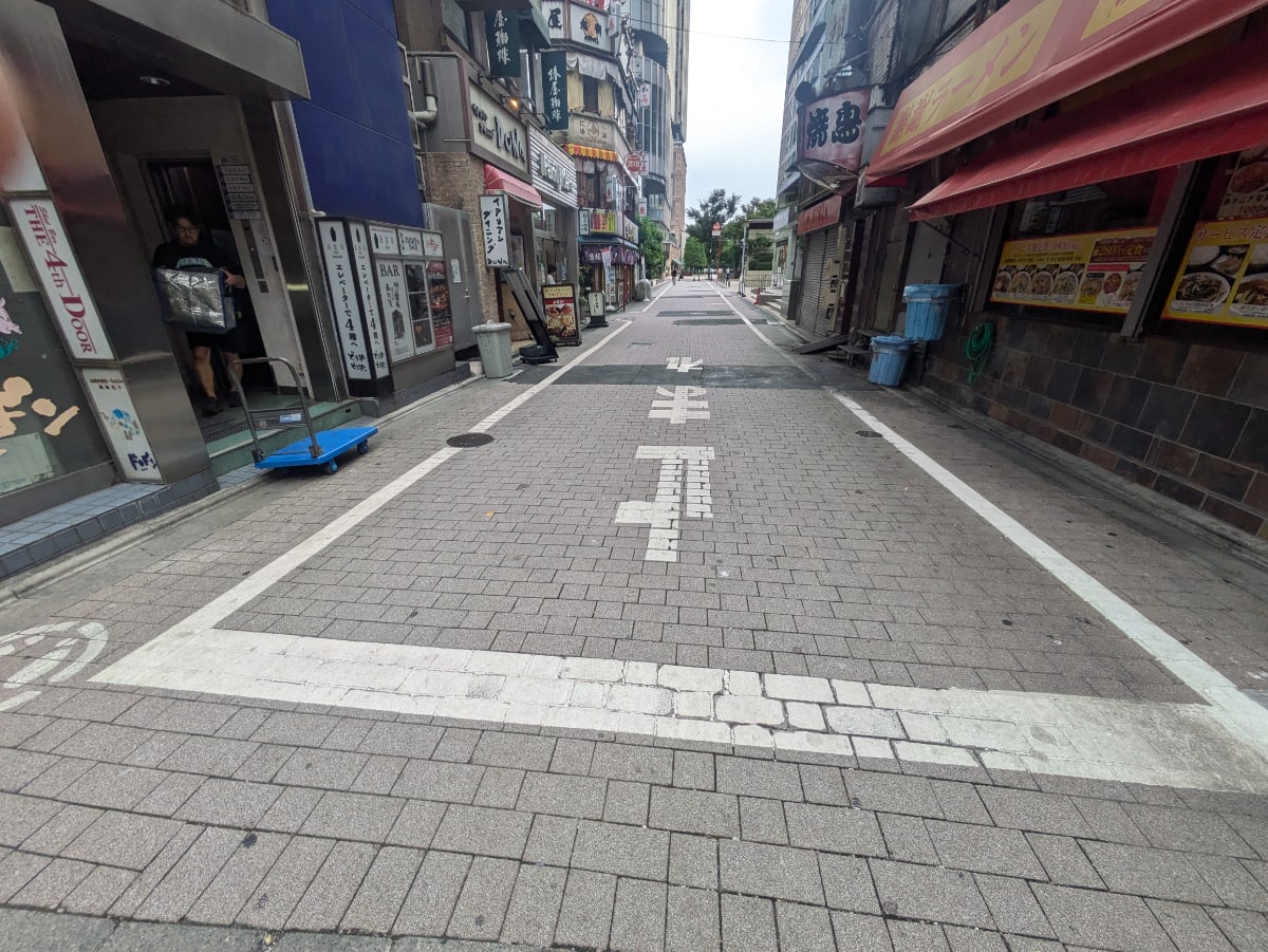 v20251011150702/fresh/building/J00100419036_10