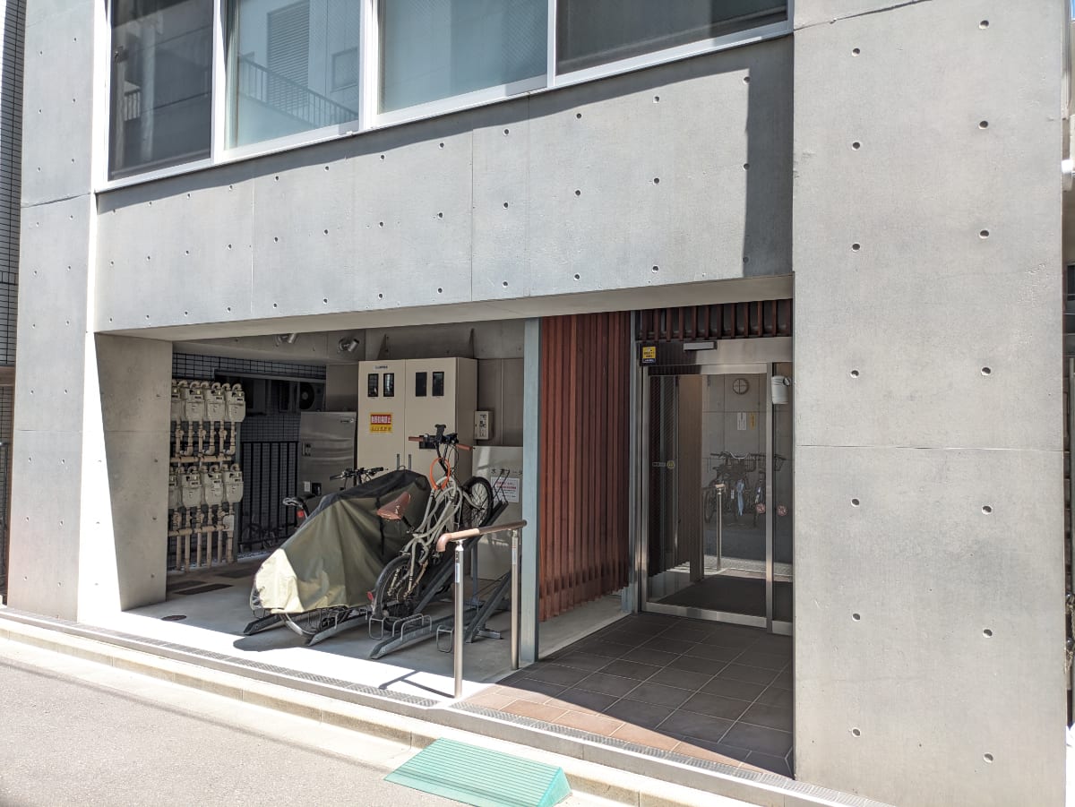 v20251011150702/fresh/building/J00100425313_10