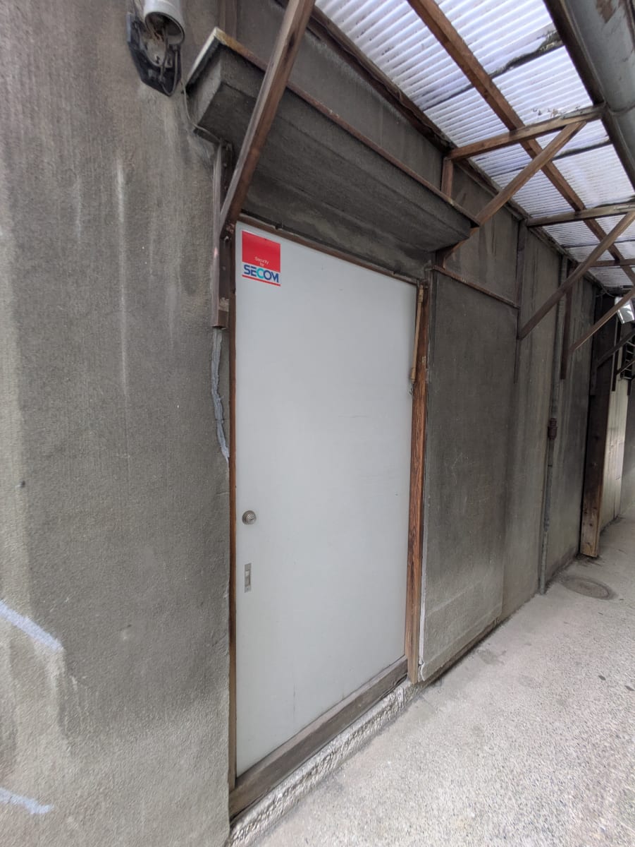 v20251011150702/fresh/building/J00100432312_9