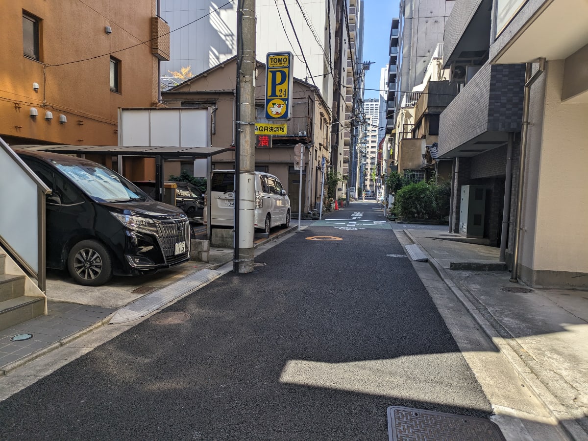 v20251011150702/fresh/building/J00100465024_17