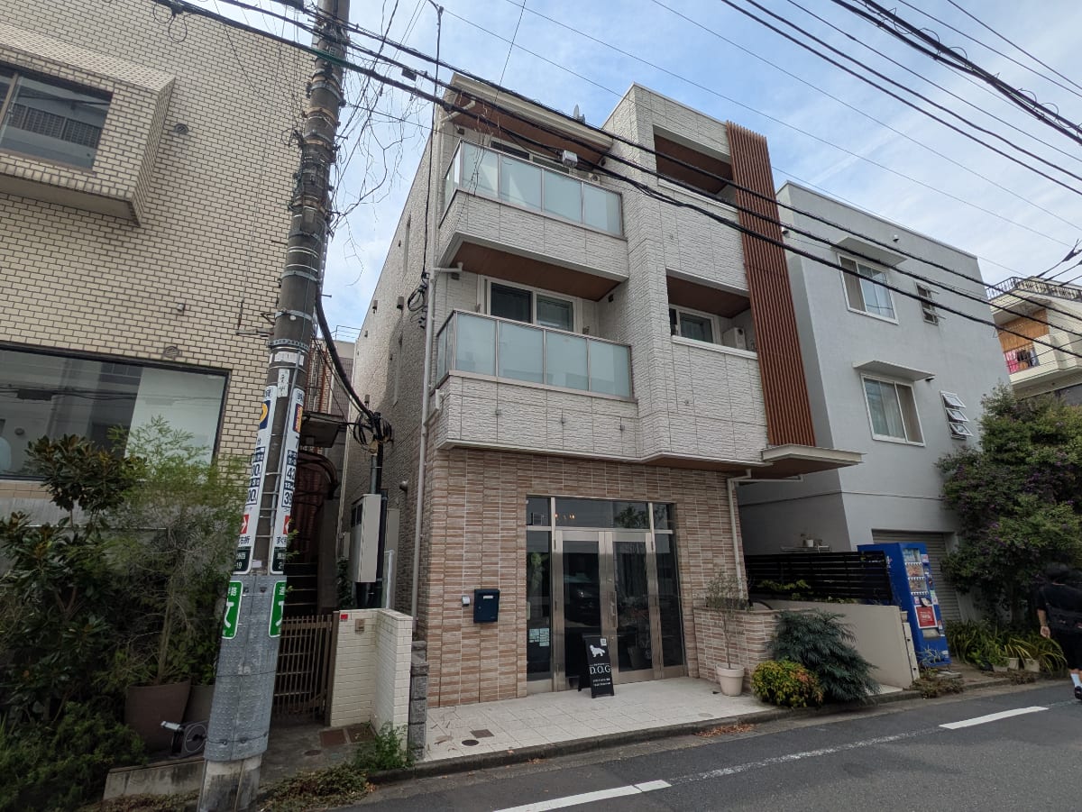 v20251011150702/fresh/building/J00100469633_5