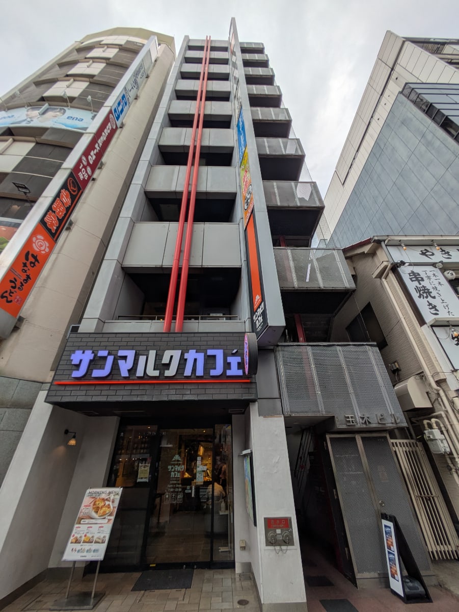 v20251011150702/fresh/building/J00100493951_11