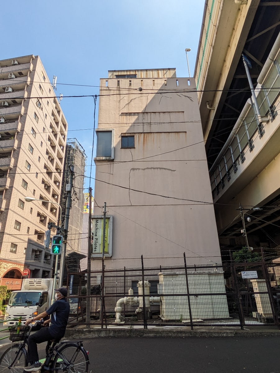 v20251011150702/fresh/building/J00100509967_7