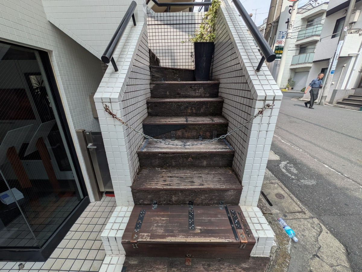 v20251011150702/fresh/building/J00100511582_4
