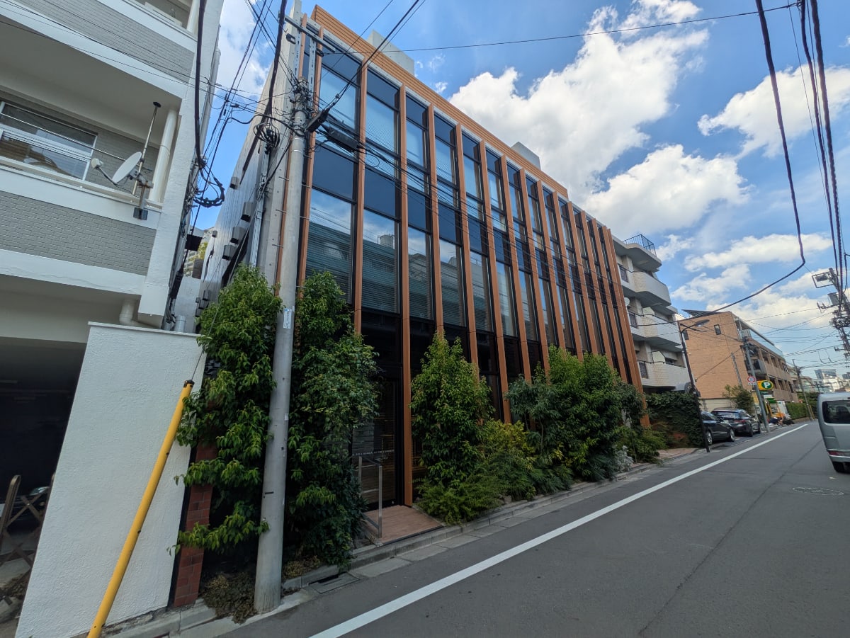 v20251011150702/fresh/building/J00100512956_5