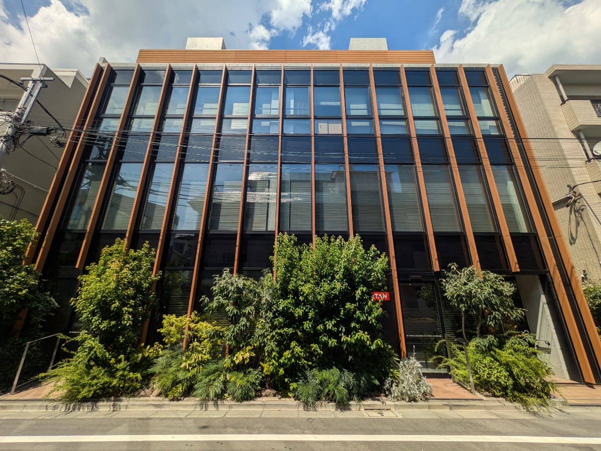 v20251011150702/fresh/building/J00100512956_6